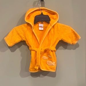 Carter’s 100% Cotton Infant 3 Fish Orange Hooded Bathrobe. Size 0-9 Months.